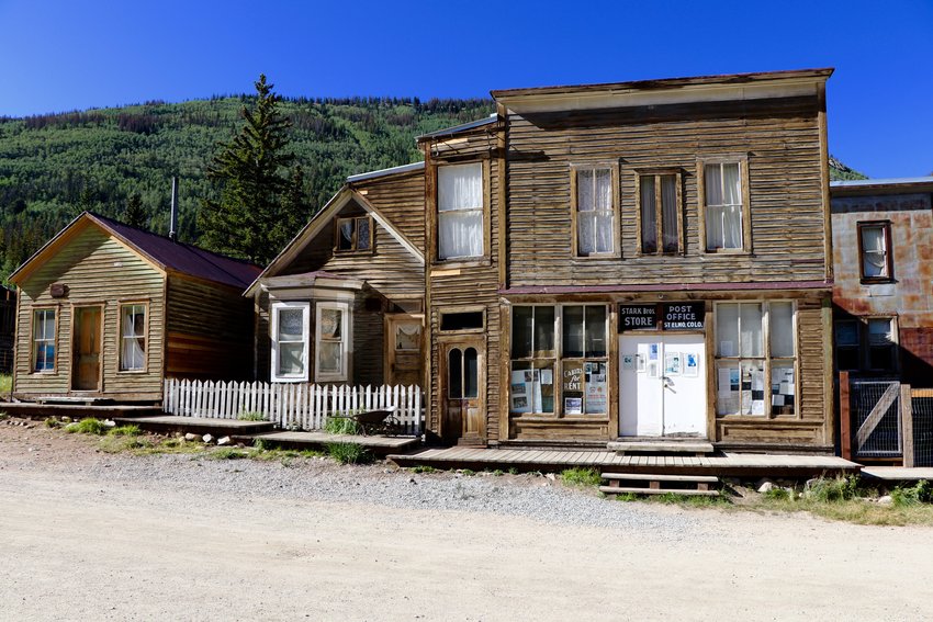 A store and post office in St. Elmo that doubled as the home of Annabelle and Tony Stark, the town's last original residents.