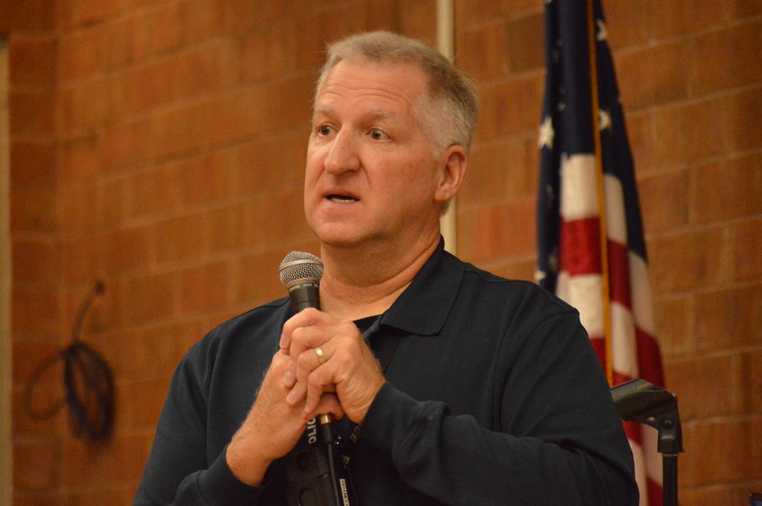 Christian Contos, a detective with the Englewood Police Department, speaking during the Sept. 21 “Senior Safety Symposium” in Englewood.