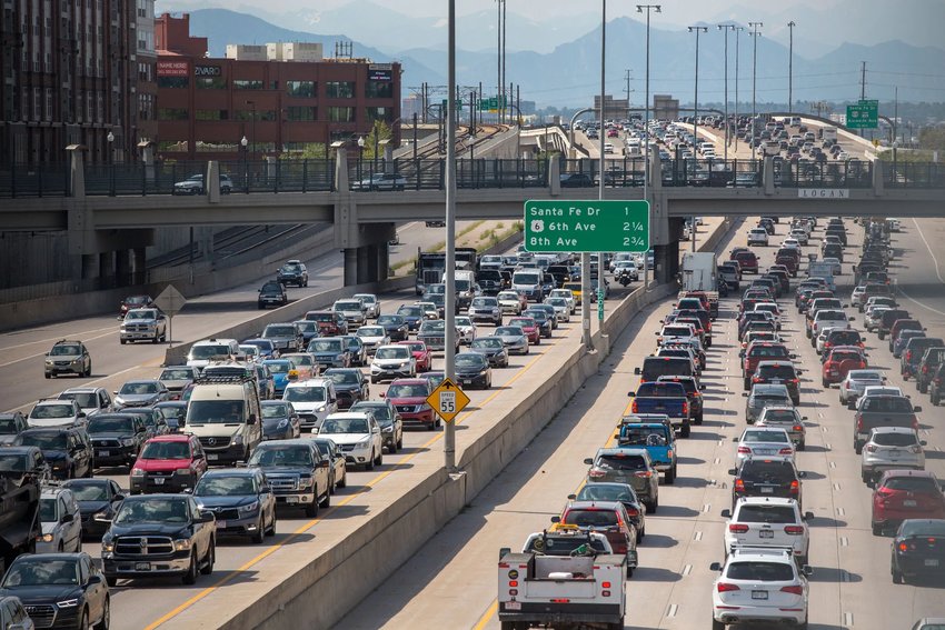 Traffic on intersate 25 in Denver