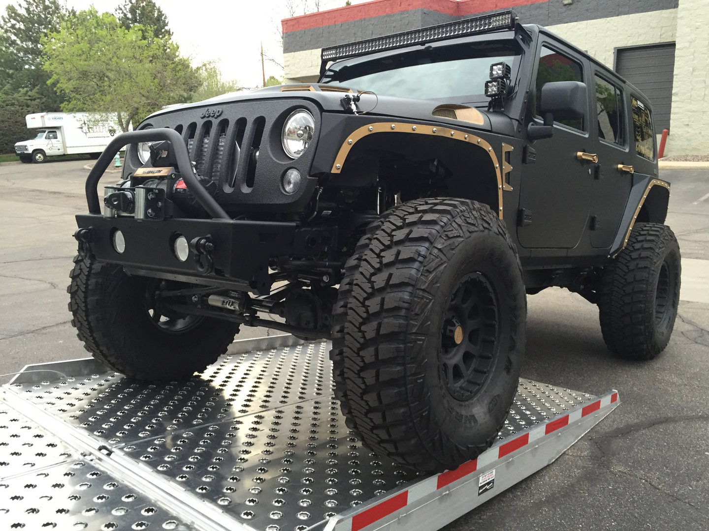 Luxe Offroad custom vehicle modification to a Jeep.