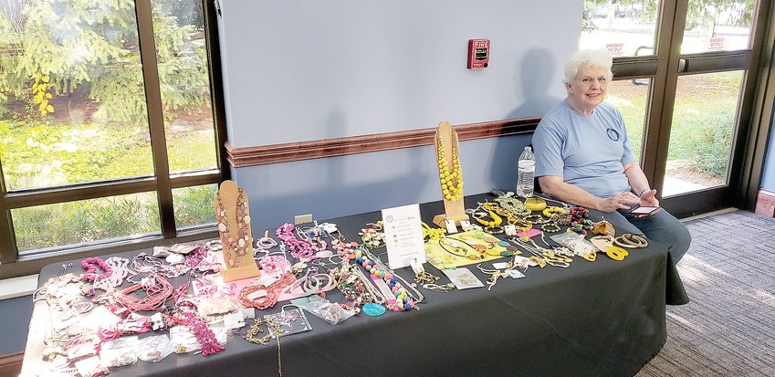 SECONDHAND BLING was the theme of the Friends of the Library Association fundraiser, held Nov. 5 to benefit the Cleveland Bradley County Public Library.