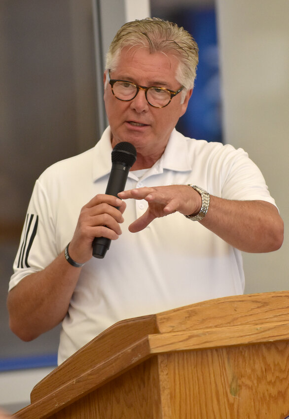 Dave Cowley, a 20-year member of the Weatherford Education Foundation, served as master of ceremonies.