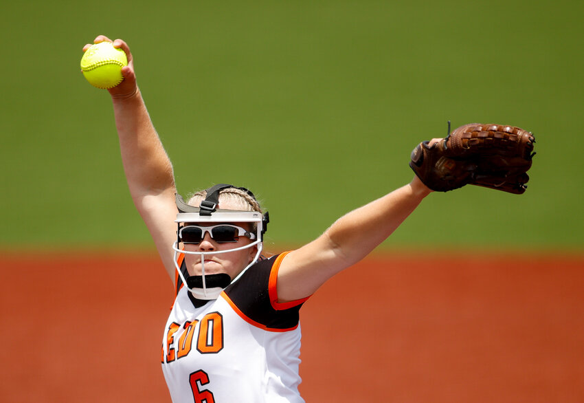 Aledo pitcher Taylor McKean (6) in the circle during the Class 5A state softball semifinal between Aledo and Harlingen South, on May 31, 2024 in Georgetown. Harlingen South won, 1-0.