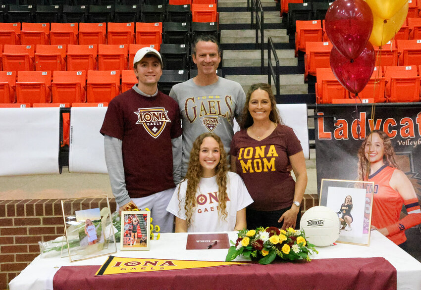 Ava Reding – Iona University, volleyball.John, Stacy and Nathan Reding