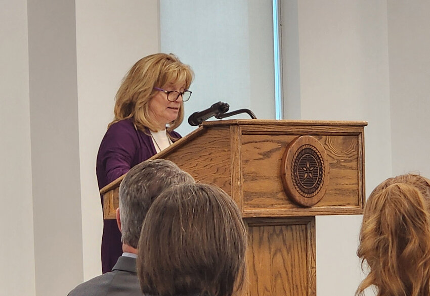 Dr. Deborah Liles was awarded Distinguished Alumna. She was introduced by her daughter, Kelly Staub, Weatherford College Diagnostic Medical Sonography Program Director, who walked across the stage with her mom in 2005.