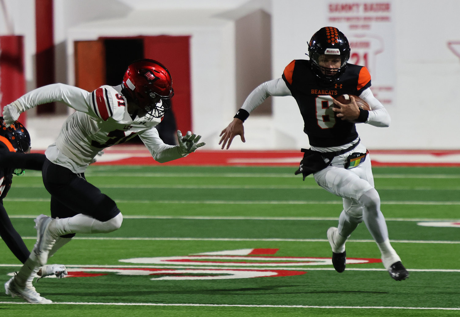 Aledo quarterback Hauss Hejny ran for 197 yards and two touchdowns against the Pirates.