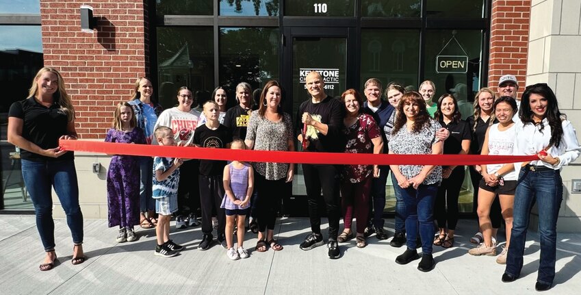 Left to right: Taylor McCann (Chamber Officer), Abigail Parker, Joyce Parker, Daniel Parker, Chelsea Karwarth, David Parker, Sydney Asbury, Janet Wells, Eden Cunningham, Nichole Cunningham, Dr. Aaron Cunningham (Owner), Laura Cunningham, Harry Cunningham, Sarah Soare, Terri Soare, Molly Lyons, Courtey Neville, Kelcie Noll, Wes Moxley (Chamber Officer), Li Lean (Chamber Officer), and Julie Parrish (Chamber Officer).