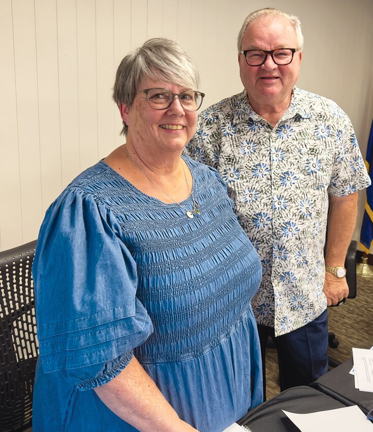 New City Clerk Tammy Purvis with Fayette Mayor Greg Stidham.