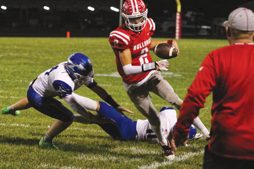 Harrisburg senior quarterback Trace Combs had an outstanding night. In the air, both of his passes went for long touchdowns. He also rushed for 178 yards and two scores.