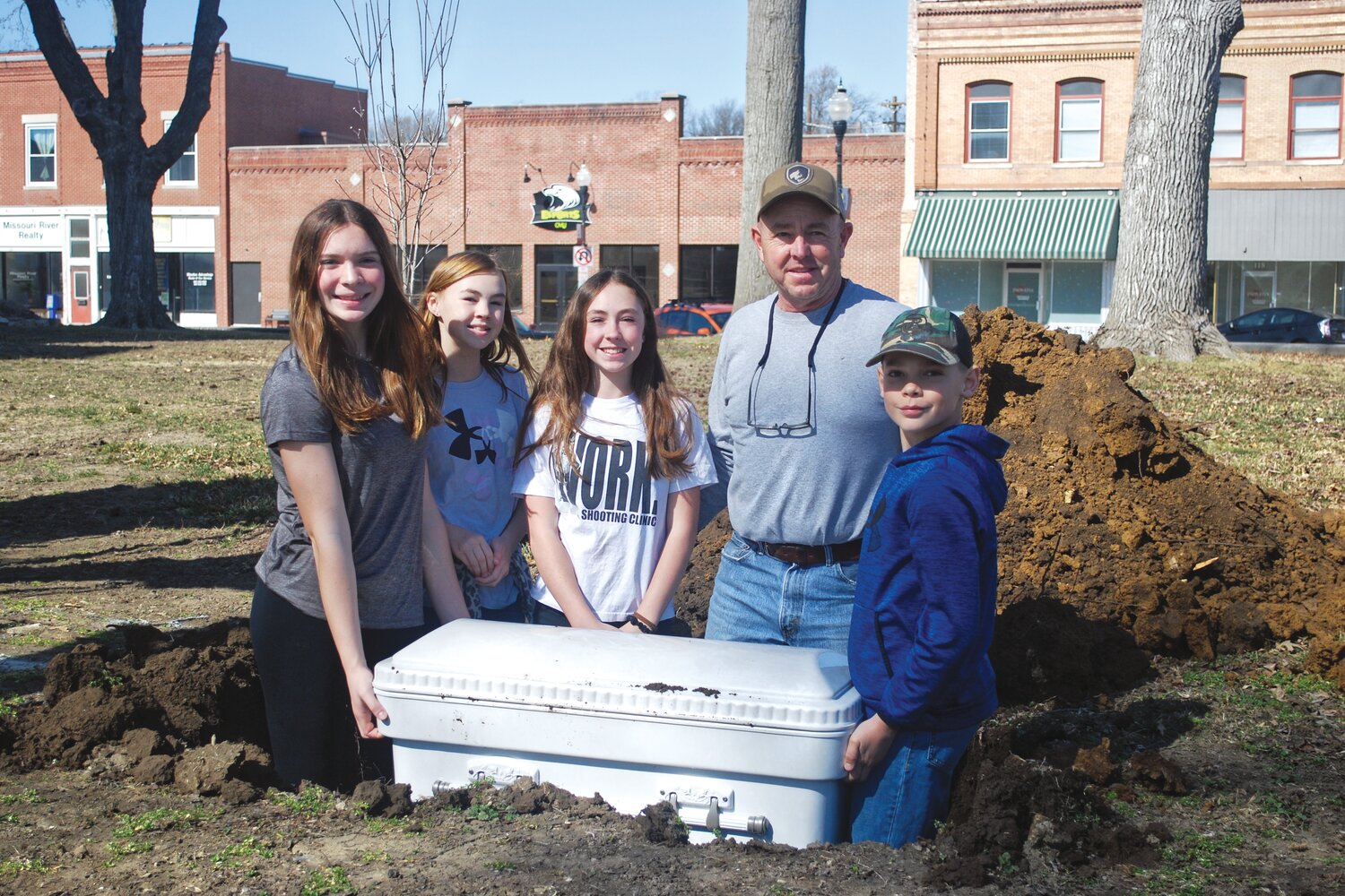 Fayette Bicentennial Time Capsules buried in courthouse lawn | The ...