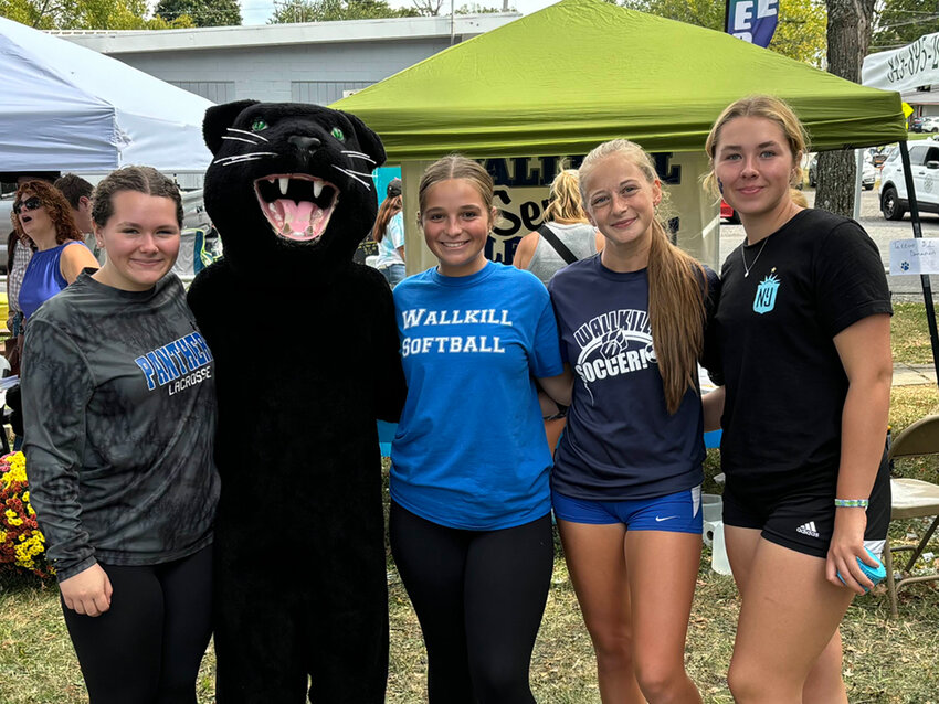 Wallkill High School seniors and their mascot.