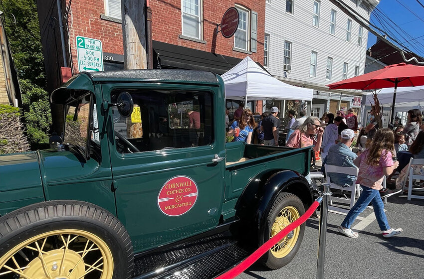 Cornwall Coffee Co. had this very old vehicle in front of the store – the merchant had a line of both coffee drinkers and car enthusiasts all day.