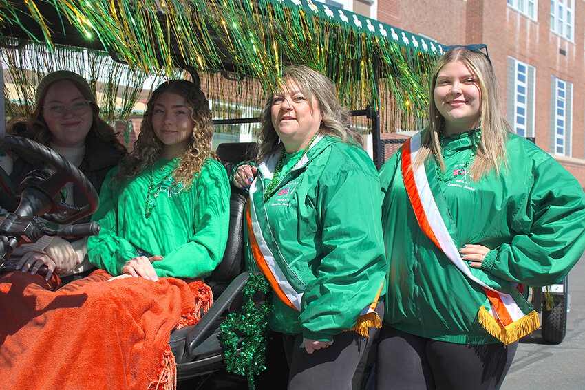 [l-r] Ashley Chalifoux, Emilie Boyd, Wendy Boyd and Kaylee Boyd.