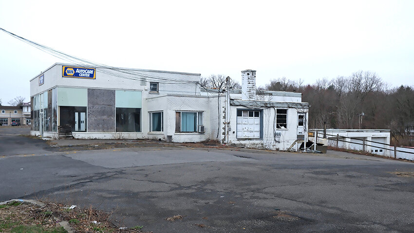 The site of a long closed auto dealership at 3555 Route 9W has been proposed for a residential/commercial mixed use project.