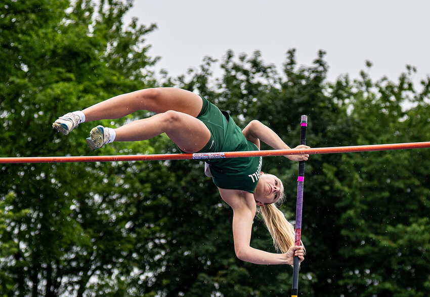 Anderson Farina took second in the pole vault.