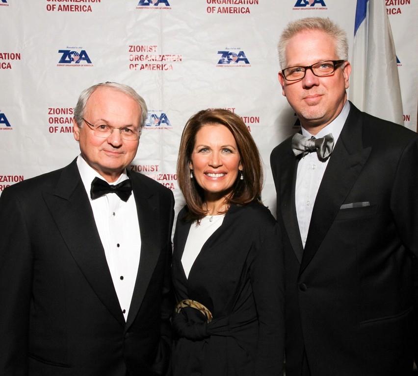 ZOA National President welcomed GOP presidential candidate Rep. Michele Bachmann and news commentator Glenn Beck to this year's national dinner.