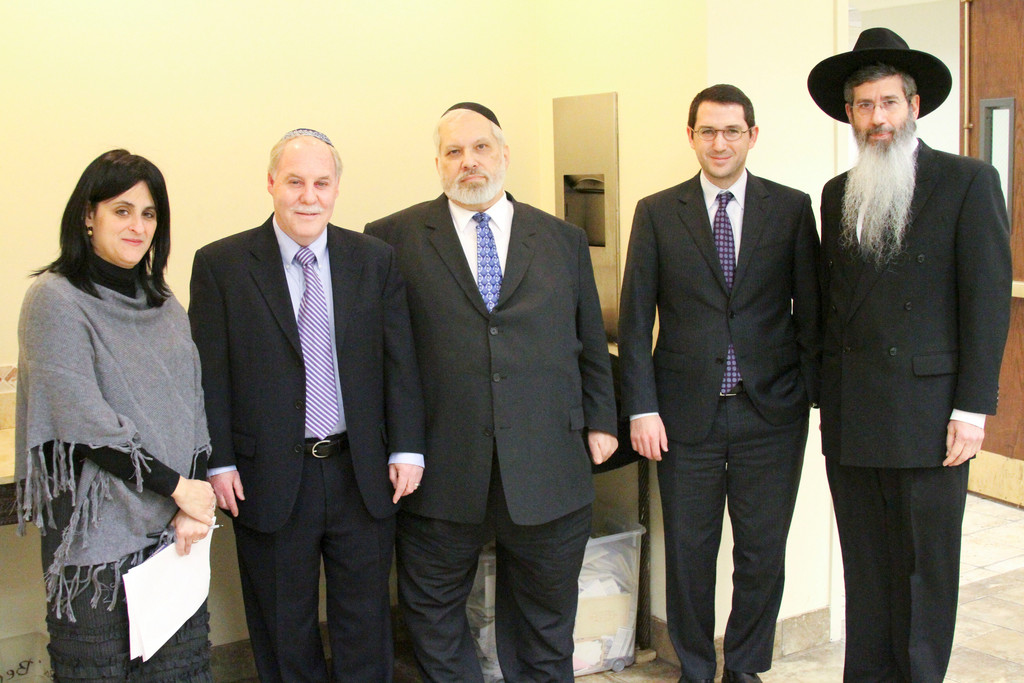 Dr. Ditza Berger, Dr. Alan Perry, Rabbi Yale Butler, Rabbi Jonathan Morgenstern, and Rabbi Dovid Goldwasser