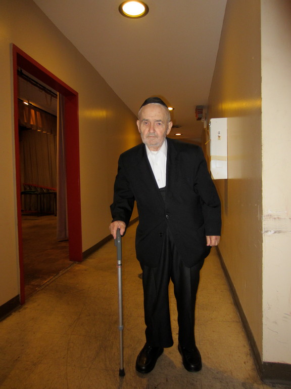 Rabbi Chaim Aryeh Leib Schwartzblatt, unshaven for the Three Weeks, in the JASA house in Far Rockaway, where he is a mashgiach.