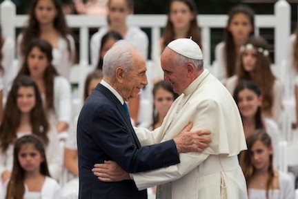 Pope Francis meets Israeli President Shimon Peres in Jerusalem.