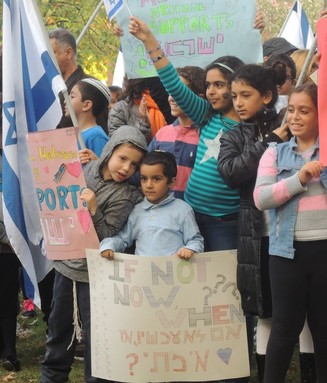 Great Neck rallies for Israel on Oct. 25.