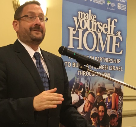 Rabbi Dov Lipman, American-born member of the Knesset, spoke at a Nefesh B&rsquo;Nefesh event at Young Island of Jamica Estates.
