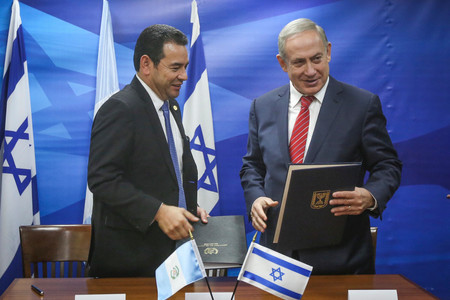 Prime Minister Netanyahu meets with Guatamalan President Jimmy Morales in Jerusalem, on Nov. 29, 2016.