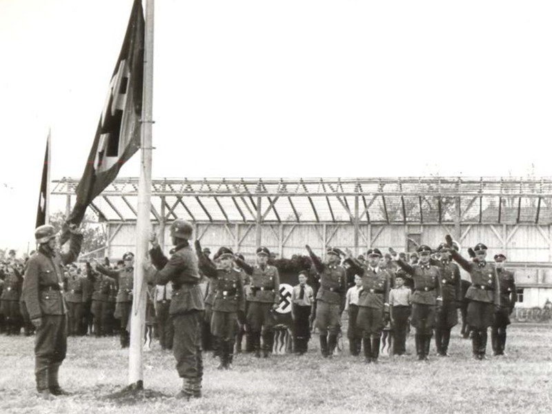 SS head Heinrich Himmler (third from right), at a flag-raising ceremony in the Molotschna Mennonite colony in Nazi-occupied Ukraine in 1942.