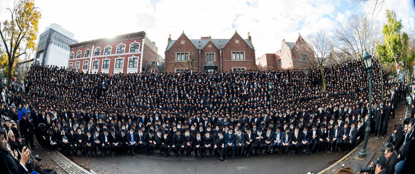 Chabad-Lubavitch emissaries from around the world pose for their annual group photo during the 44th annual Kinus Hashluchim.