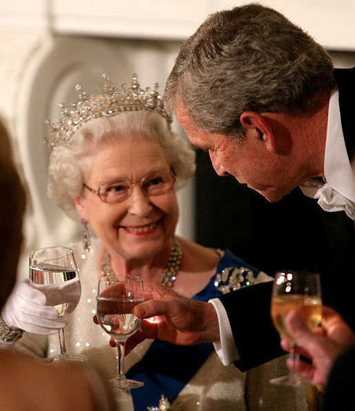 President George W. Bush toasts Her Majesty Queen Elizabeth II on May 7, 2007.