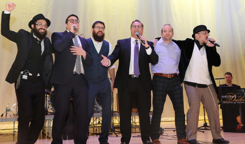Lipa, Eighth Day, Uri Davidi and Shloime Dachs joined the finale at Cahal&rsquo;s benefit concert on Sunday.