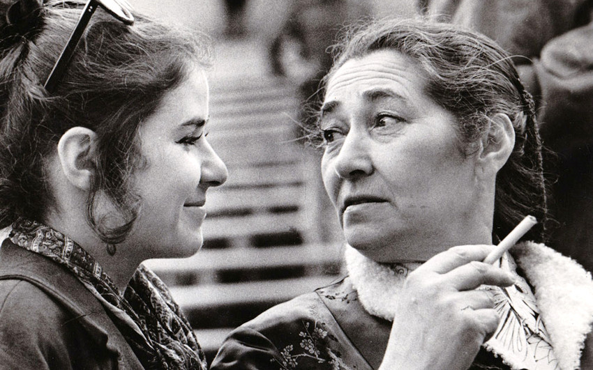 Lien Brilleslijper with her daughter Jalda in Berlin in the 1970s.
