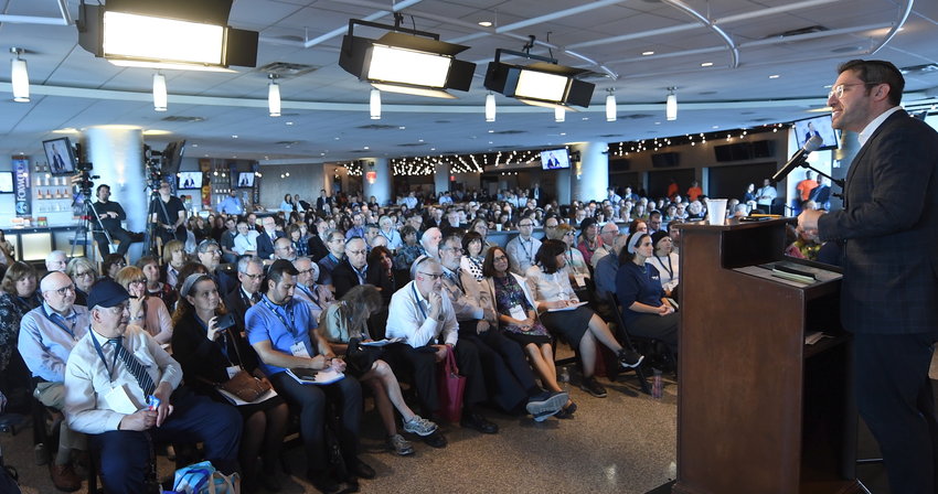 Charlie Harary leads one of 31 classes that tackled a wide range on Jewish subjects, at the OU's third annual Torah New York, at Citi Field on Sunday, Sept. 22,