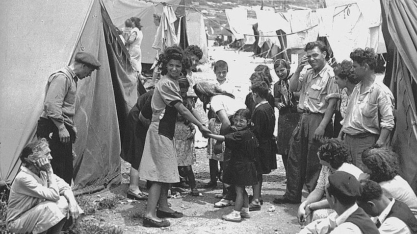 Jewish refugees at Ma&rsquo;abarot transit camp in 1950.