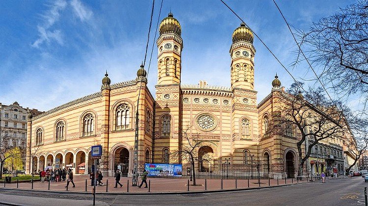 Panoramic view of the Great Synagogue on Dohany Street in Budapest, the largest synagogue in Europe.