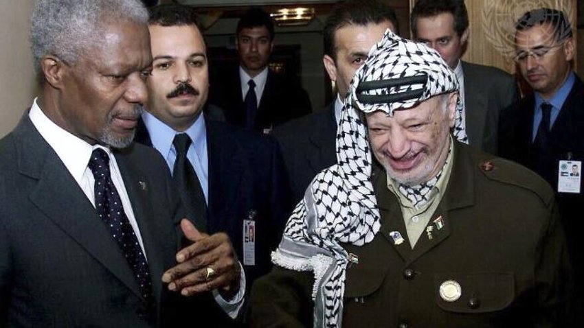 UN Secretary-General Kofi Annan meets with PLO chairman Yasser Arafat during the UN Racism World Conference in Durban in 2001.