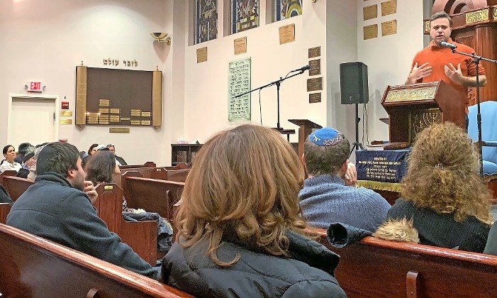 Mental health advocate Zak Williams, at the Young Israel of Lawrence-Cedarhurst for Nafshenu Alenu&rsquo;s launch event on Nov. 29.