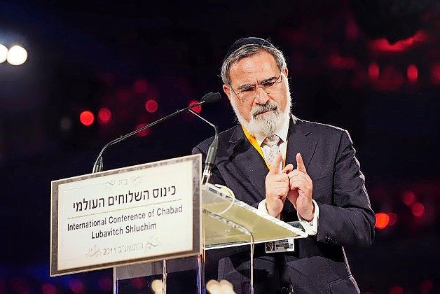 Rabbi Jonathan Sacks, at Chabad&rsquo;s Kinus Hashluchim in Brooklyn in 2011, spoke about how the Lubavitcher Rebbe directed him to his calling &mdash; a life in the rabbinate.