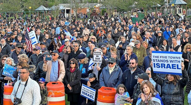 Thousands poured into Andrew J. Parise Park in Cedarhurst on Sunday to demonstrate support for Israel.