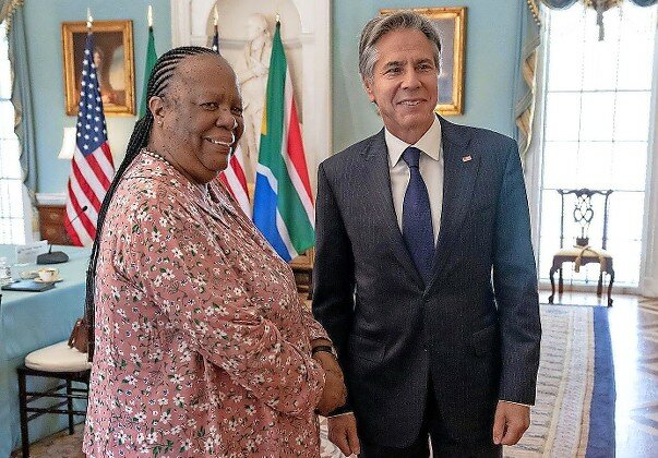 South African Foreign Minister Naledi Pandor with US Secretary of State Antony Blinken in Washington on Sept. 15, 2022.