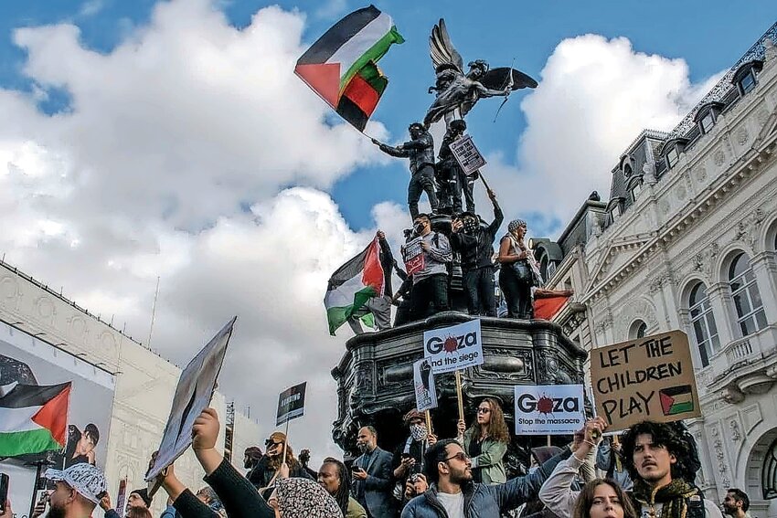 Anti-Israel protesters in London on Oct. 14, 2023.