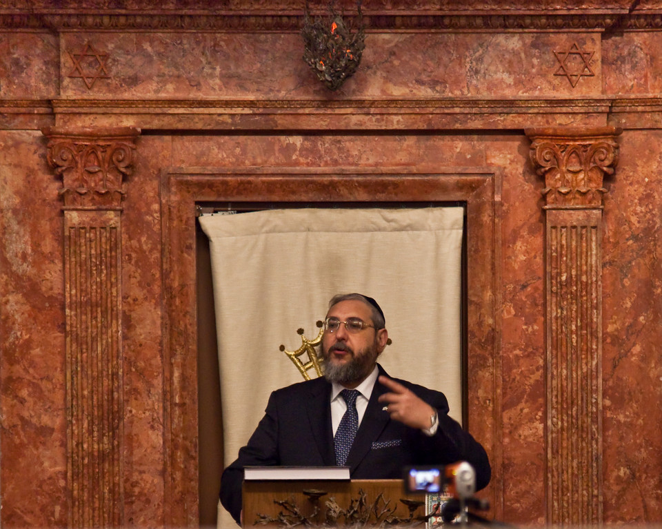 Rabbi Chaim Amsellem speaking at Magen Dovid of Union Square.
