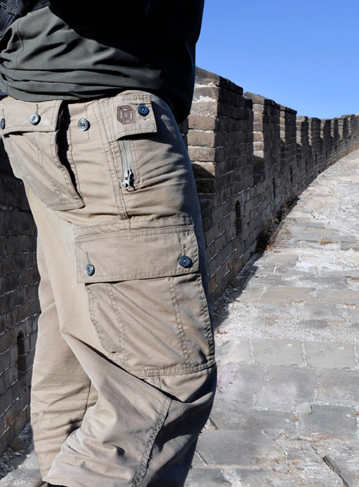 The Adventure-style Pick-Pocket Proof pants have a more casual look and resemble cargo pants with big side pockets.