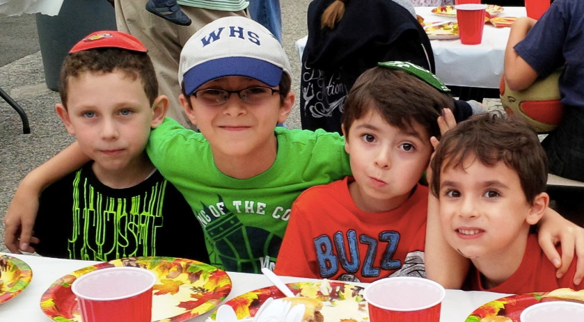HANC is back! Students and their families kicked off a new year at HANC with a BBQ and petting zoo at the Samuel & Elizabeth Bass Golding Elementary School in West Hempstead. Kindergarten students learned about Noach, the teyva, and the rainbow as a sign of Hashem