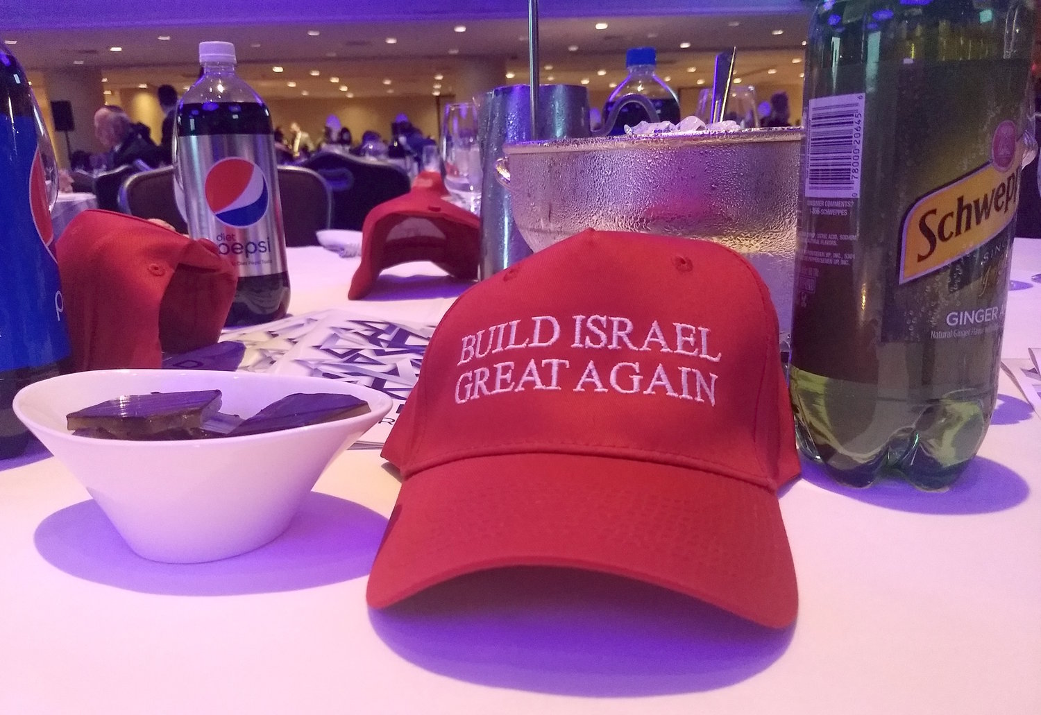 Trump-style red “Build Israel Great Again” hats were distributed to gala attendees.