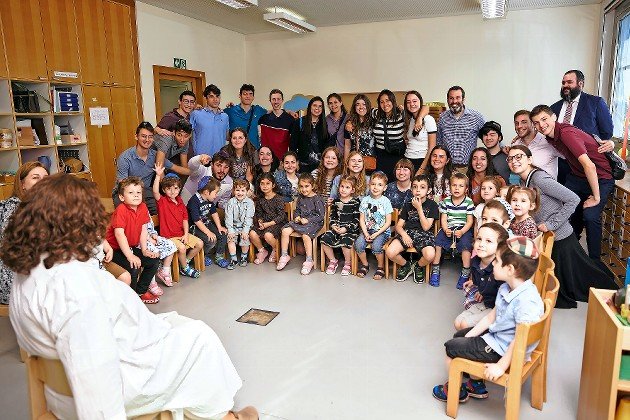 SAR students with Ukrainian refugee students at a Chabad-run school.