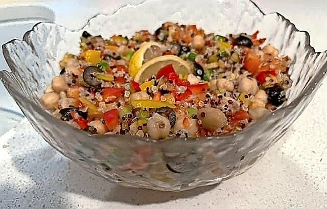 Citrus Tabouleh With Quinoa, Chickpeas and Peppers.