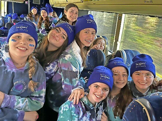 Eighth-graders from the Schulamith School for Girls enroute to the march on Washington.
