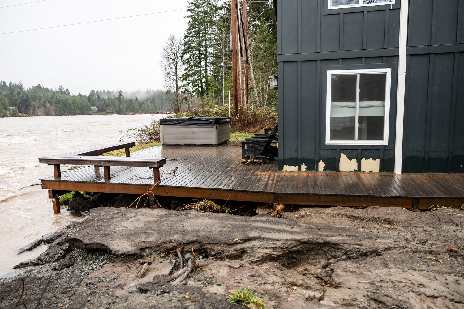 Application deadline for Disaster Unemployment Assistance related to December flooding is June 10