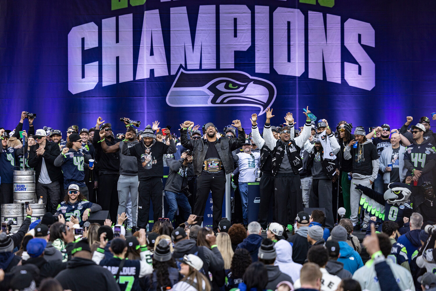 Seahawks to be sold to Khosla family group for record price