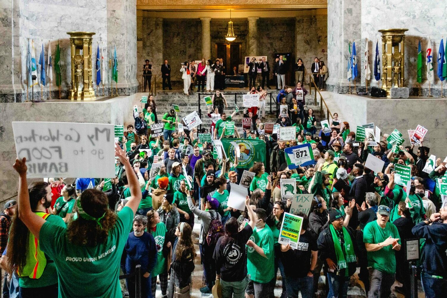 Washington state workers head into difficult wage talks as budget outlook darkens